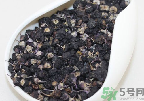 吃黑枸杞會上火嗎？吃黑枸杞會不會上火？