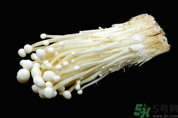 金針菇發(fā)霉了能吃嗎？金針菇長白毛還能吃嗎？