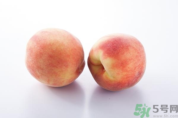 變軟的桃子能吃嗎？桃子軟了還能吃嗎？