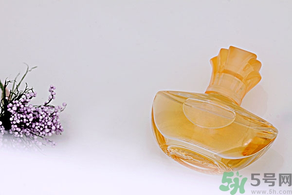 香水能掩蓋狐臭嗎？香水可以除狐臭嗎？