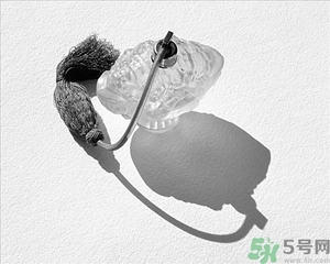香水過敏了怎么辦？噴香水對身體有害嗎？