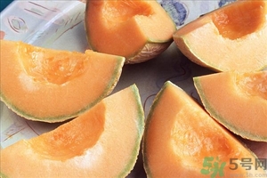 香瓜瓤籽可以吃嗎？香瓜皮能吃嗎？