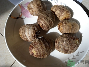 吃芋頭有什么好處和壞處？芋頭的營養(yǎng)價值與禁忌