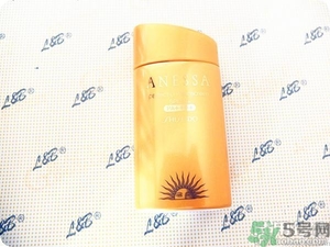 安耐曬為什么那么??？安耐曬是水狀液體的嗎？