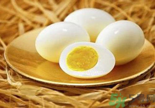 煮熟的雞蛋隔夜可以吃嗎？吃了隔夜的熟雞蛋有什么危害？