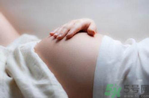 胎教應(yīng)該對(duì)寶寶說(shuō)什么？胎教的時(shí)候要注意什么？