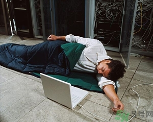 睡眠不規(guī)律如何調(diào)整？睡眠不規(guī)律會(huì)胖嗎？