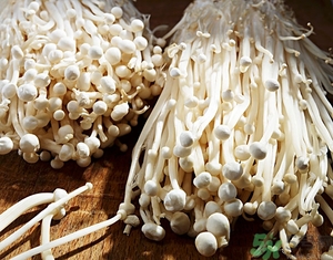 致癌金針菇怎么鑒別？如何選購金針菇？