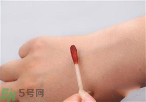 皮膚破皮可以涂碘伏嗎？碘伏可以涂在傷口上嗎？