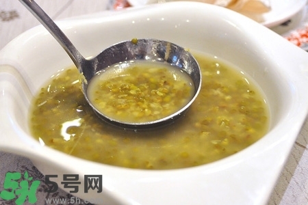 夏天喝綠豆湯好嗎？夏天喝綠豆湯好不好？