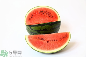如何辨別西瓜生熟？怎么看西瓜熟不熟？