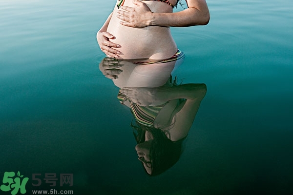 懷孕能浮潛嗎？備孕可以游泳嗎？有影響嗎？