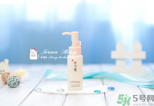 卸妝油好用還是卸妝水好用？卸妝油和卸妝水哪個好？