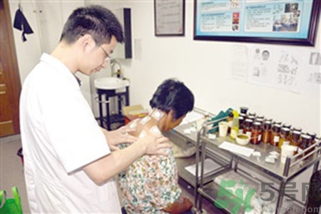 三伏貼可以去濕氣嗎？三伏貼去濕氣貼哪里？