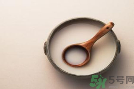 米酒變黃了是什么原因？米酒變黃了還能吃嗎？