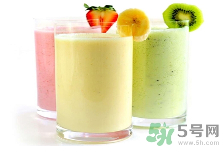 鮮榨果汁的營(yíng)養(yǎng)價(jià)值有哪些？