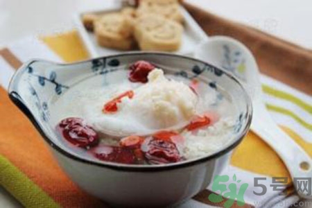 米酒為什么變紅？米酒變紅了還能吃嗎？