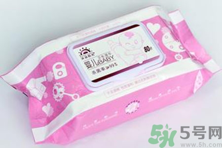 濕巾紙可以擦臉嗎？濕巾擦臉會過敏嗎？