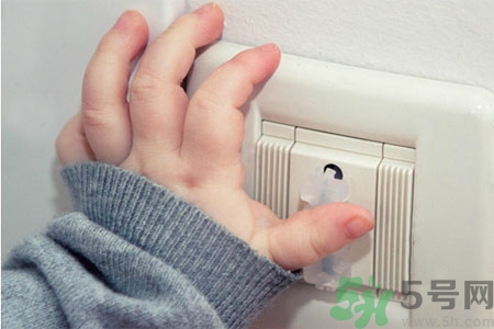 寶寶觸電怎么辦？如何預(yù)防寶寶觸電？