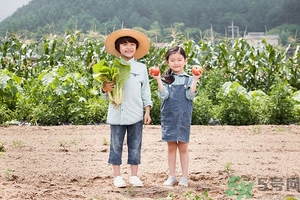 8歲男孩標(biāo)準(zhǔn)身高體重是多少？8歲女生標(biāo)準(zhǔn)身高體重是多少？
