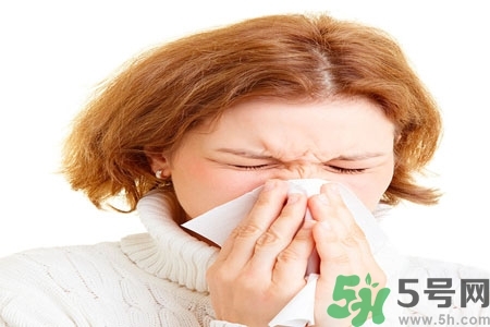 怎么樣用生理鹽水清洗鼻腔？用生理鹽水清理鼻腔的方法？