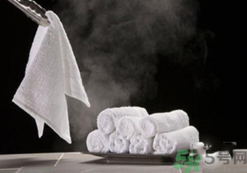 眼睛腫了用冷水敷還是熱水敷？眼睛腫了怎么辦？