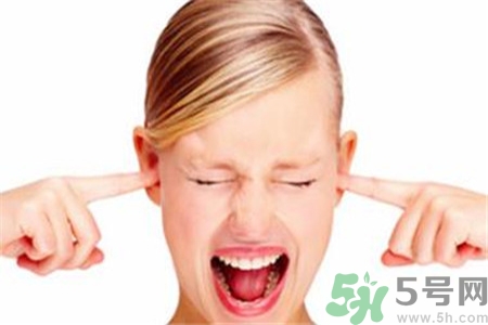 耳朵后面長(zhǎng)了個(gè)硬包怎么回事？ 耳朵后面長(zhǎng)了個(gè)硬包怎么辦？