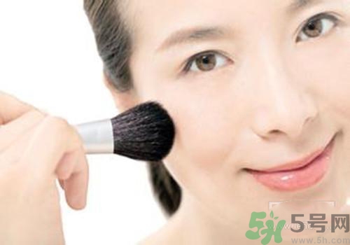 裸妝怎么化？裸妝需要什么化妝品？
