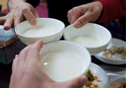 喝糯米酒能豐胸嗎？喝米酒能護(hù)膚嗎？