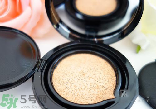 cc霜和防曬霜哪個(gè)先用？cc霜和防曬霜的使用順序