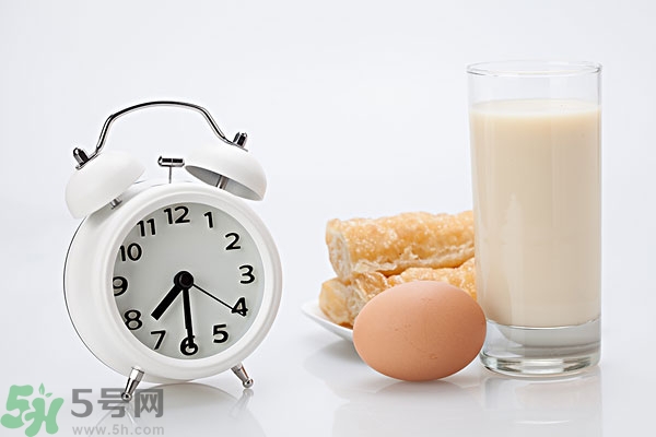 豆奶粉結(jié)塊還能喝嗎？豆奶粉分層還能喝嗎？