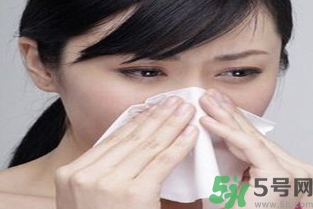 過敏性鼻炎的發(fā)病因素是什么？過敏性鼻炎的并發(fā)癥有哪些？