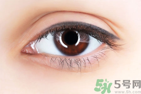 白內(nèi)障是什么？白內(nèi)障的癥狀有哪些？