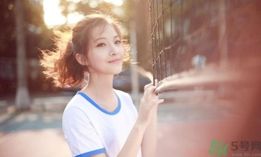 13歲女生平胸怎么辦？13歲女生平胸正常嗎？