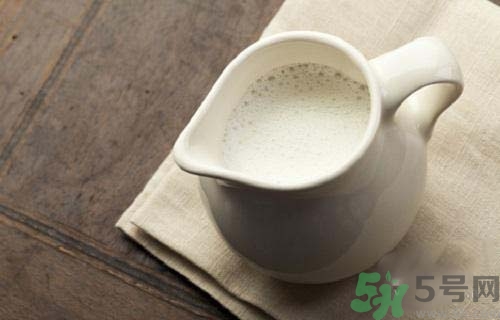 帶狀皰疹可以喝牛奶嗎？帶狀皰疹喝牛奶好不好？