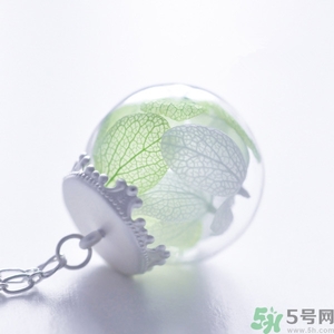 易茯苓項(xiàng)鏈?zhǔn)裁磁谱?？易茯苓?xiàng)鏈同款