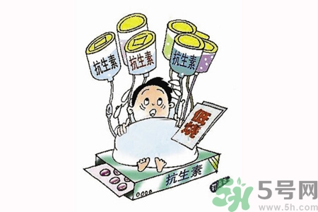 感冒發(fā)燒可以服用抗生素嗎？常見(jiàn)的抗生素有哪些？
