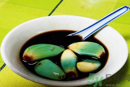 醋泡大蒜可以治療灰指甲嗎？醋泡大蒜怎樣治療灰指甲？