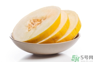哈密瓜榨汁要加水嗎？哈密瓜榨汁搭配什么？