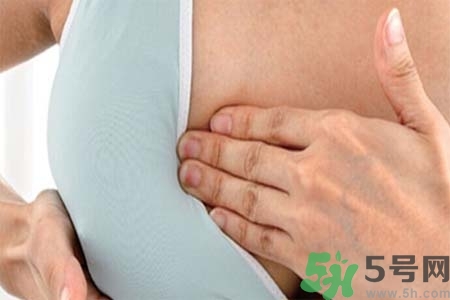 乳房上有硬塊怎么辦？乳房有硬塊的病因是什么？