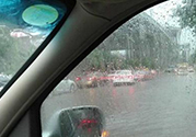 汽車在水中熄火怎么辦？汽車在水中熄火可以啟動嗎？