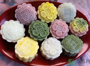 冰皮月餅怎么吃？冰皮月餅怎么吃對(duì)身體好