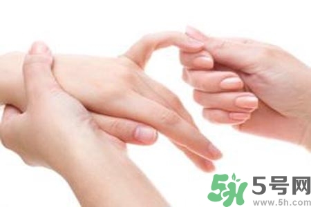 手指關(guān)節(jié)疼痛怎么辦？如何預(yù)防手指關(guān)節(jié)疼痛？