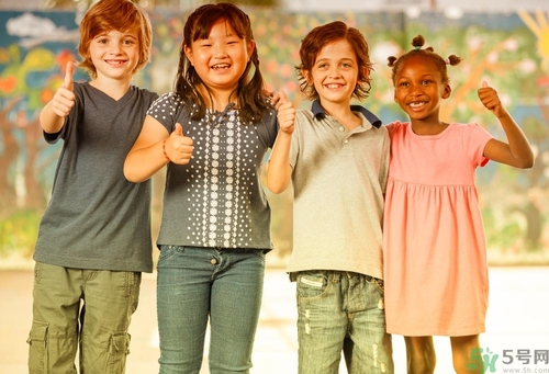 怎么讓女孩子喜歡自己？怎么讓男孩子喜歡自己？