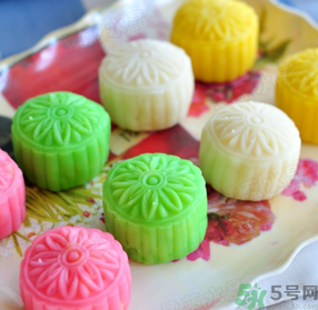 冰皮月餅放冰箱變硬怎么回事？冰皮月餅放冷藏還是冷凍？？
