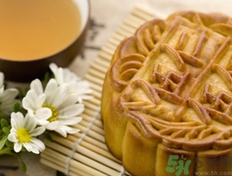 吃月餅可以喝啤酒嗎？吃完月餅可以喝啤酒嗎？