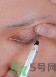 眼線怎么畫好看圖解？單眼皮怎么畫眼線好看？