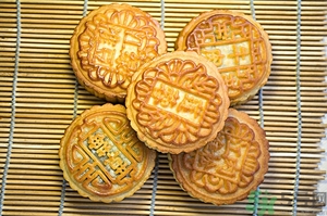 月餅熱量高嗎？吃月餅會(huì)胖嗎？