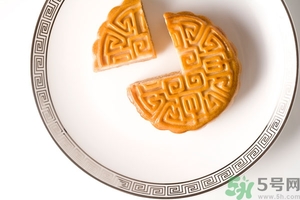 月餅的熱量高嗎？吃一個(gè)月餅會(huì)長(zhǎng)胖嗎？