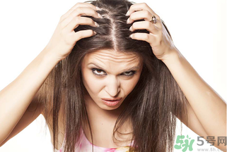 產(chǎn)后多久開始掉頭發(fā)？產(chǎn)后脫發(fā)會持續(xù)多久？